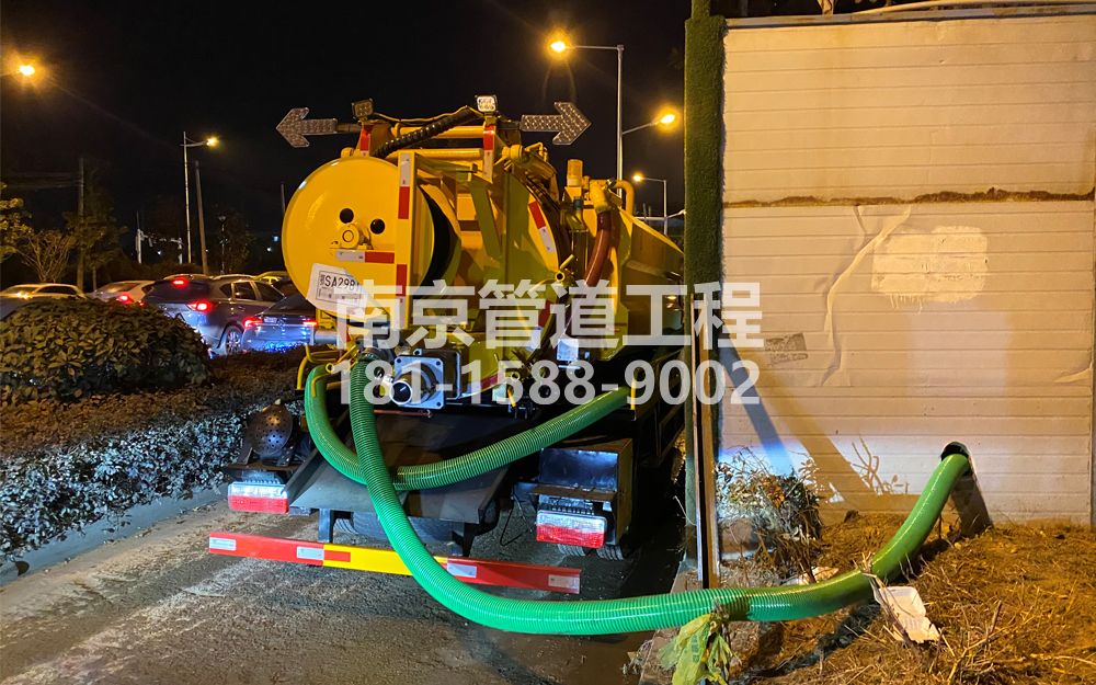 266颐和路临时工地抽粪